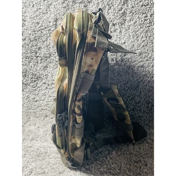 Expandable Tactical Backpack Day Bag Camouflage Green Military Hiking Bag - Picture 9 of 12